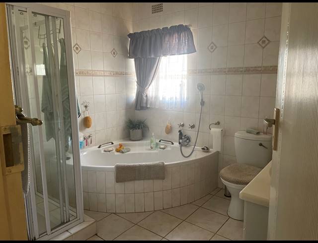 4 BEDROOM HOUSE FOR SALE IN SELCOURT